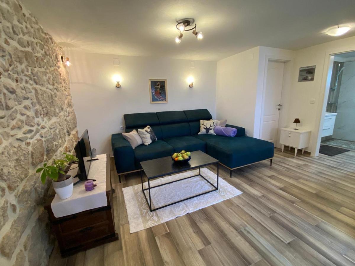 Apartman Veronika Рисика Екстериор снимка