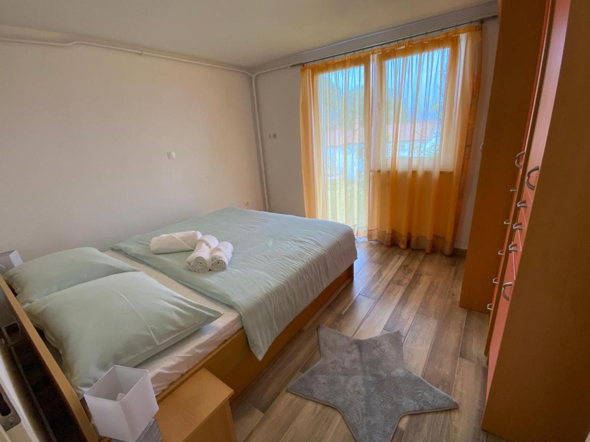 Apartman Veronika Рисика Екстериор снимка