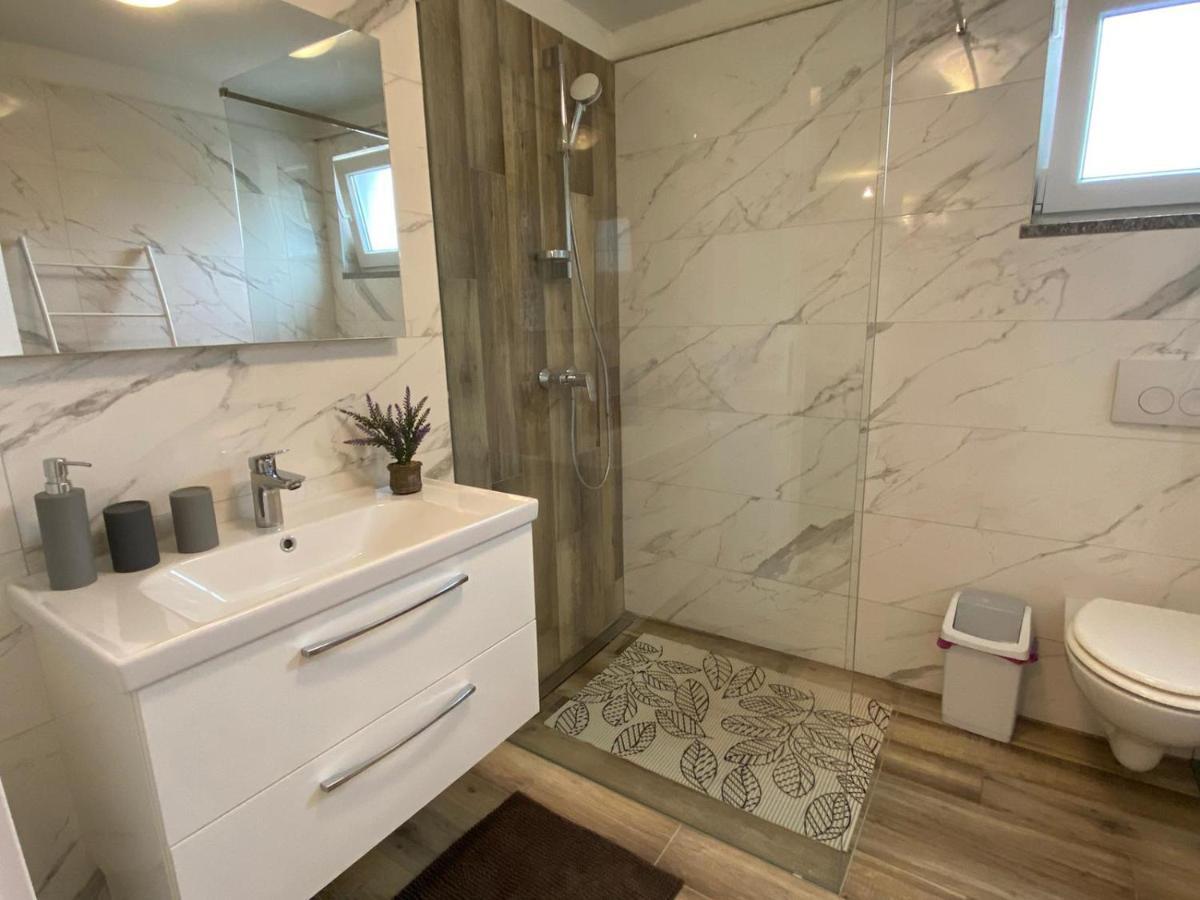 Apartman Veronika Рисика Екстериор снимка